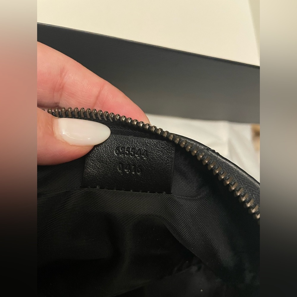 100% Authentic Gucci Marmont Cosmetic bag - Picture 8 of 9